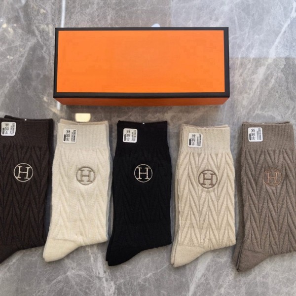 Hermes エルメスパロディ靴下 韓国 安い厚手ソックス 冬秋ブランド激安靴下メンズレディーススーパーコピー冷え性対策グッズ 靴下 ソックス ハイブランド あったかグッズ 
