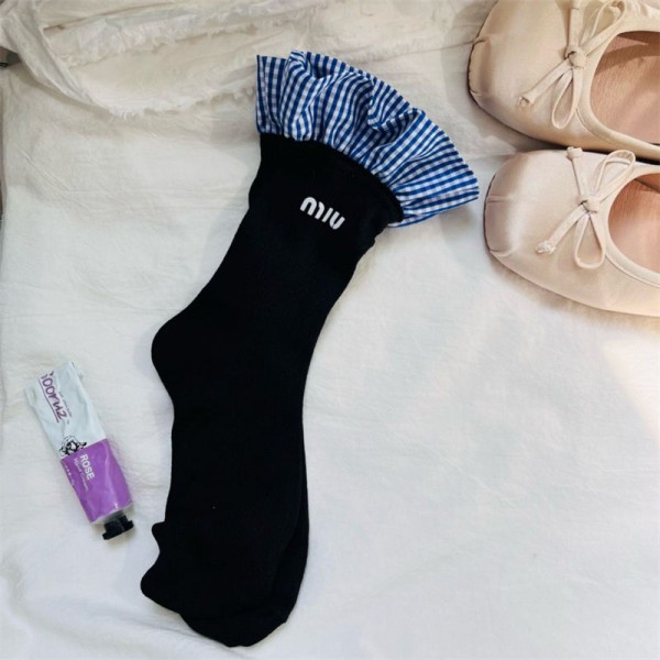 ミュウミュウ MiuMiuソックス ブランド スポーツ コピーパロディ靴下 韓国 安い韓国 冷えとりくつした  保温 ルームソックス ブランド通販 3足セット