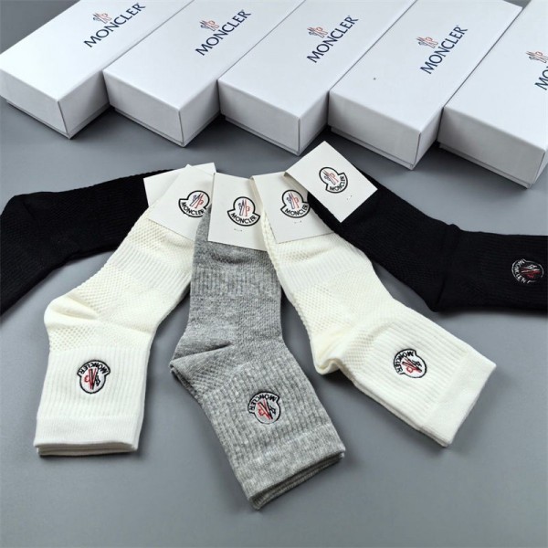Moncler モンクレール韓国ブランド コピー 靴下激安 ソックス ブランド フットカバー 5足セット スニーカーイン夏 綿 薄手 通気性 おしゃれ スポーツ くつしたランニング ゴルフ靴下 吸汗速乾 蒸れない スニーカーソックス