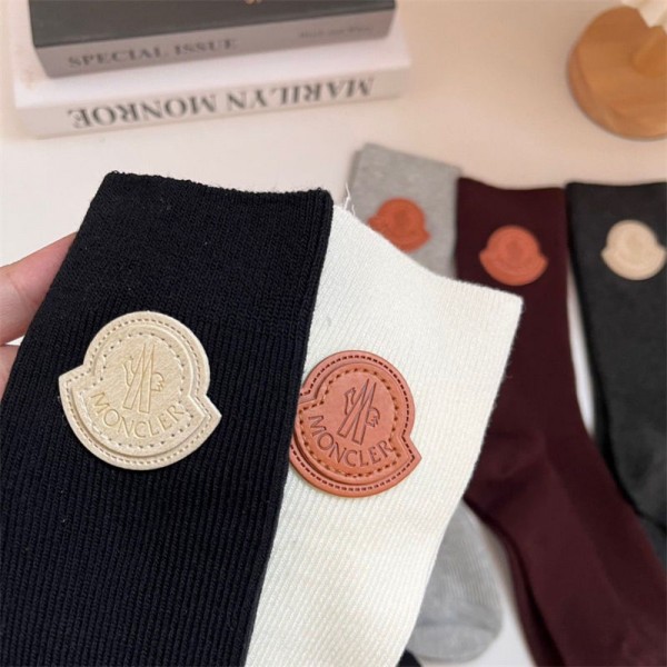 Moncler モンクレールブランド靴下 偽物ブランド激安靴下メンズレディーススーパーコピー冷え性対策グッズ 靴下 ソックス ハイブランド あったかグッズ  保温 ルームソックス ブランド通販