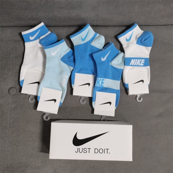 Nike ナイキ韓国ブランド コピー 靴下夏 綿 薄手 通気性 おしゃれ スポーツ くつしたパロディ靴下 韓国 安いランニング ゴルフ靴下 吸汗速乾 蒸れない スニーカーソックス