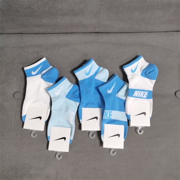 Nike ナイキ韓国ブランド コピー 靴下夏 綿 薄手 通気性 おしゃれ スポーツ くつしたパロディ靴下 韓国 安いランニング ゴルフ靴下 吸汗速乾 蒸れない スニーカーソックス