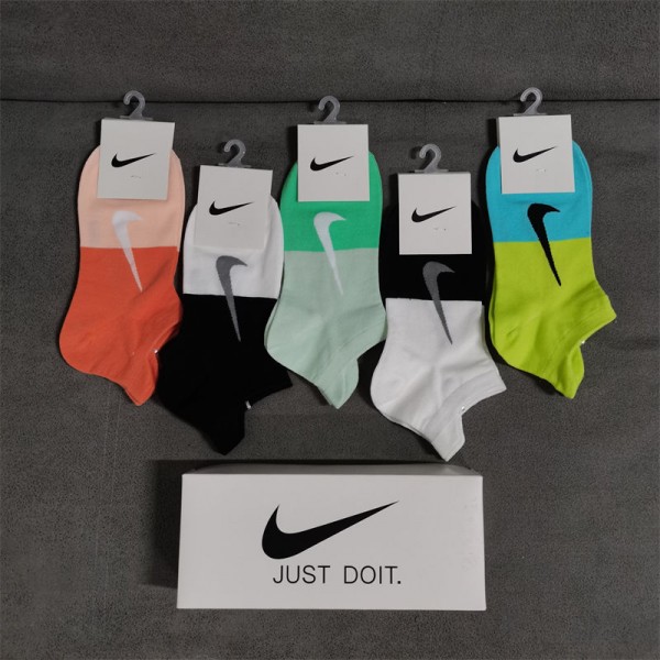 Nike ナイキ韓国ブランド コピー 靴下ハイブランド 涼しい ムレない おしゃれ 綿 春夏秋 靴下夏 綿 薄手 通気性 おしゃれ スポーツ くつしたパロディ靴下 韓国 安い
