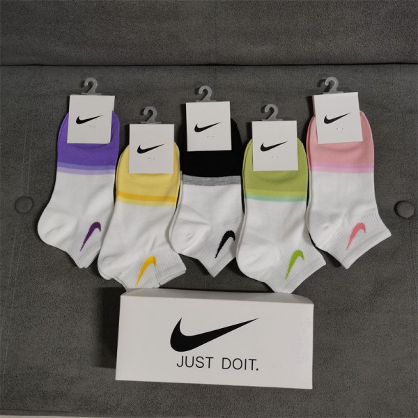 Nike ナイキ韓国ブランド コピー 靴下夏 綿 薄手 通気性 おしゃれ スポーツ くつしたパロディ靴下 韓国 安いランニング ゴルフ靴下 吸汗速乾 蒸れない スニーカーソックス