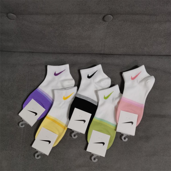 Nike ナイキ韓国ブランド コピー 靴下夏 綿 薄手 通気性 おしゃれ スポーツ くつしたパロディ靴下 韓国 安いランニング ゴルフ靴下 吸汗速乾 蒸れない スニーカーソックス