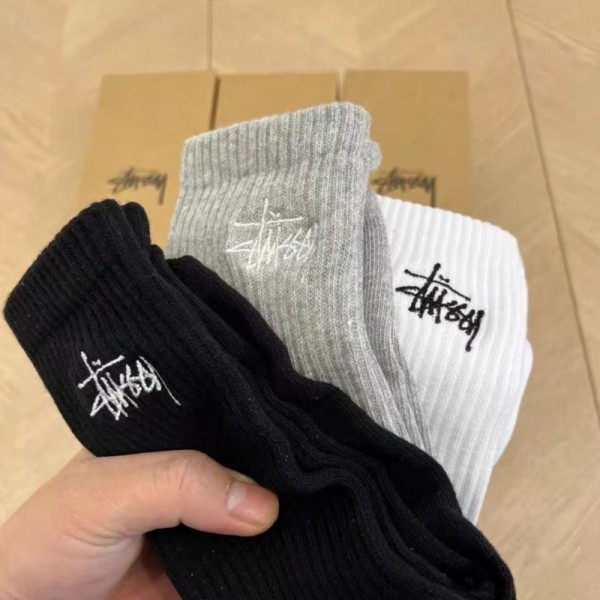 Stussy ステューシーブランド靴下 偽物厚手ソックス 冬秋冷え性対策グッズ 靴下 ソックス ハイブランド あったかグッズ  保温 ルームソックス ブランド通販 3足セット