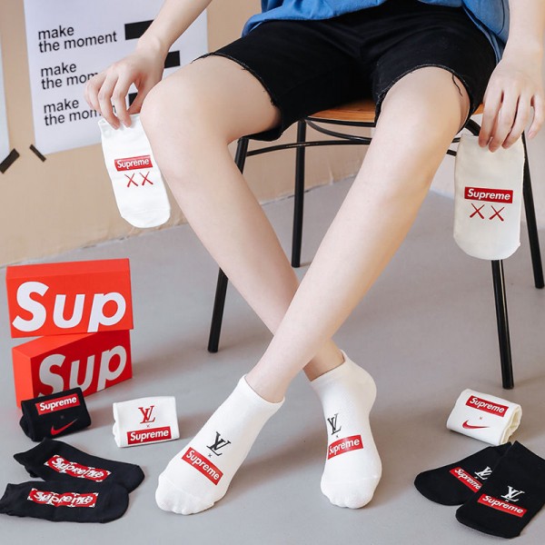 Supreme シュプリーム激安 ソックス ブランド フットカバー スニーカーインハイブランド 涼しい ムレない おしゃれ 綿 春夏秋 靴下パロディ靴下 韓国 安いランニング ゴルフ靴下 吸汗速乾 蒸れない スニーカーソックス