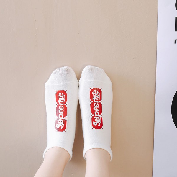 Supreme シュプリーム激安 ソックス ブランド フットカバー スニーカーインハイブランド 涼しい ムレない おしゃれ 綿 春夏秋 靴下パロディ靴下 韓国 安いランニング ゴルフ靴下 吸汗速乾 蒸れない スニーカーソックス