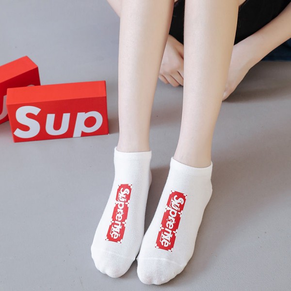 Supreme シュプリーム ソックス 韓国ブランド コピー 靴下ハイブランド 涼しい 5足セット ムレない おしゃれ 綿 春夏秋 靴下夏 綿 薄手 通気性 おしゃれ スポーツ くつしたランニング ゴルフ靴下 吸汗速乾 蒸れない スニーカーソックス