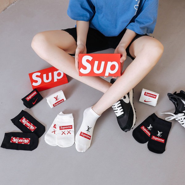 Supreme シュプリーム ソックス 韓国ブランド コピー 靴下ハイブランド 涼しい 5足セット ムレない おしゃれ 綿 春夏秋 靴下夏 綿 薄手 通気性 おしゃれ スポーツ くつしたランニング ゴルフ靴下 吸汗速乾 蒸れない スニーカーソックス