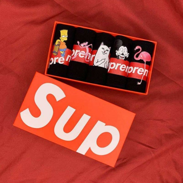 Supreme シュプリーム ソックス 韓国ブランド コピー 靴下ハイブランド 涼しい 5足セット ムレない おしゃれ 綿 春夏秋 靴下夏 綿 薄手 通気性 おしゃれ スポーツ くつしたランニング ゴルフ靴下 吸汗速乾 蒸れない スニーカーソックス