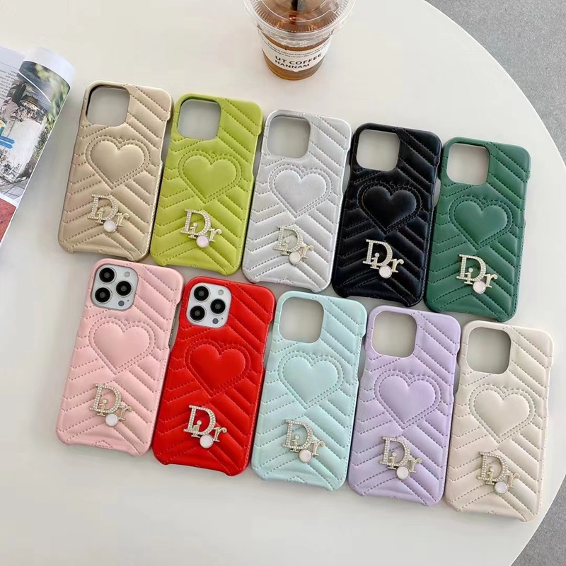 ディオール Iphone 15 Pro Maxケース ブランド かわいい ハート柄 Dior 革 IPhone15+カバー 3Dロゴ付き キラキラ アイフォン15plusケース 落下保護 高級感 レディース愛用