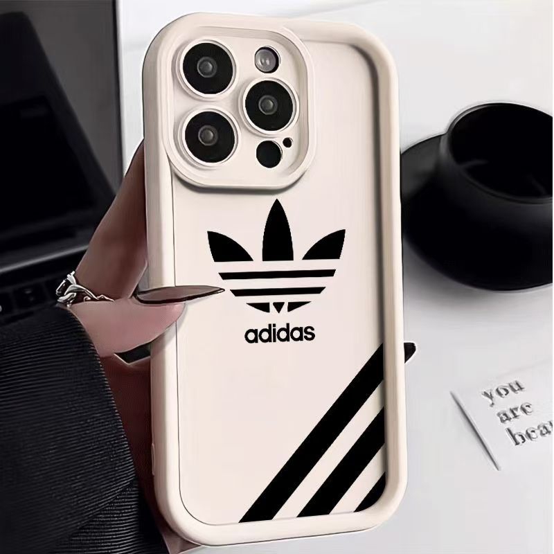 Adidas アイフォン16プロ マックス/15 17 プロ/16カバー 