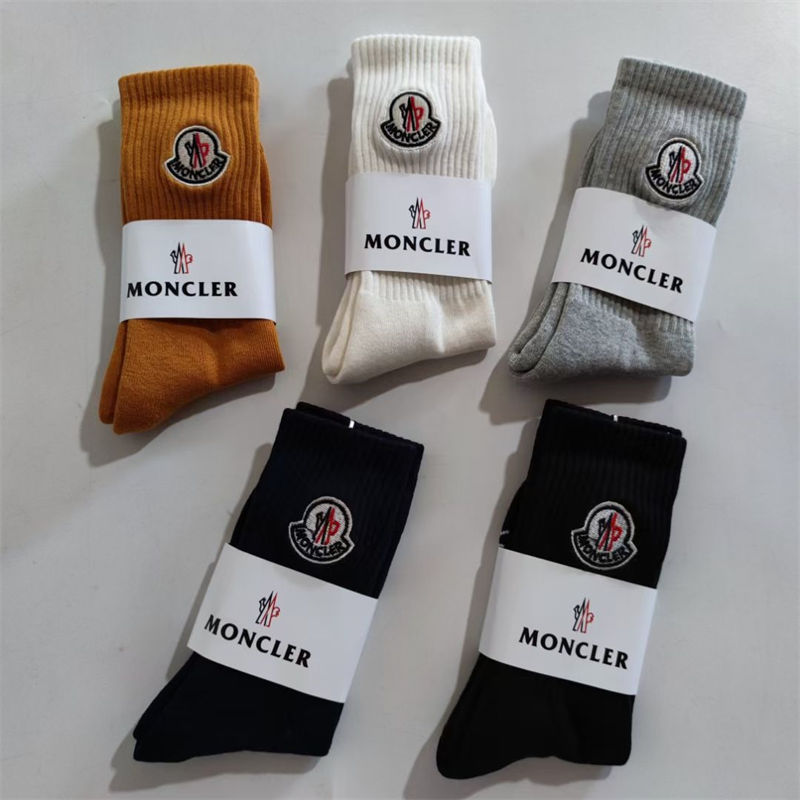 Moncler パロディ靴下