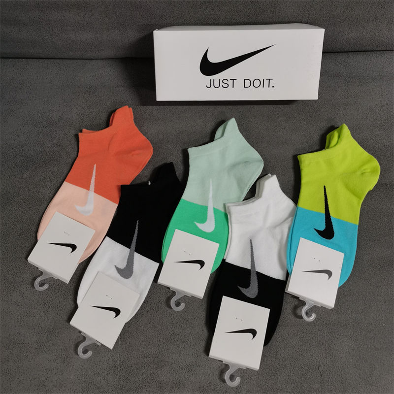 Nike ソックス韓国