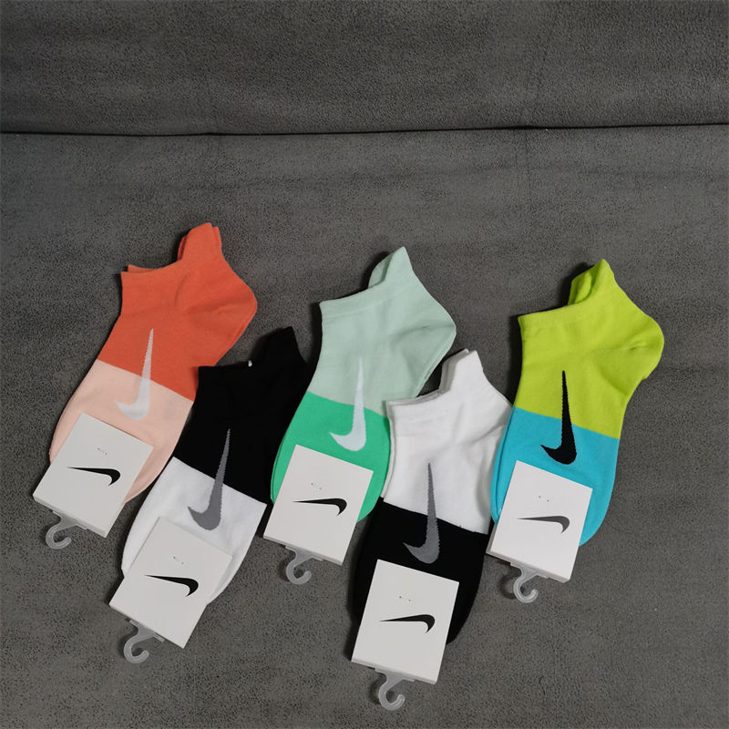  Nikeスニーカーソックス